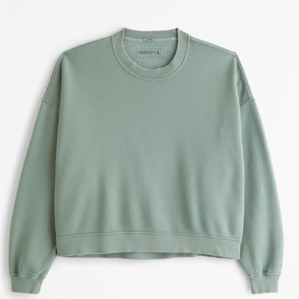 Abercrombie & Fitch Men’s Essential Cropped Crew Sweatshirt